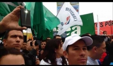 Embedded thumbnail for Hundreds stage protest at Walmart&amp;#039;s main store in Buenos Aires 